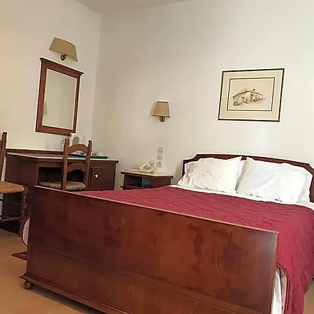 Pelops Hotel 3*